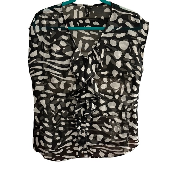Relativity Black and White Ruffled Sleeveless Blouse - Picture 1 of 5
